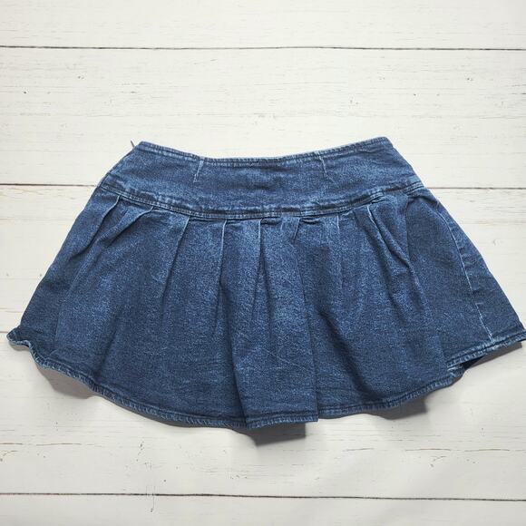 Hot Topic Social Collision Denim Jean Mini Skirt Pleated Medium Wash Y2K Medium - Picture 2 of 7